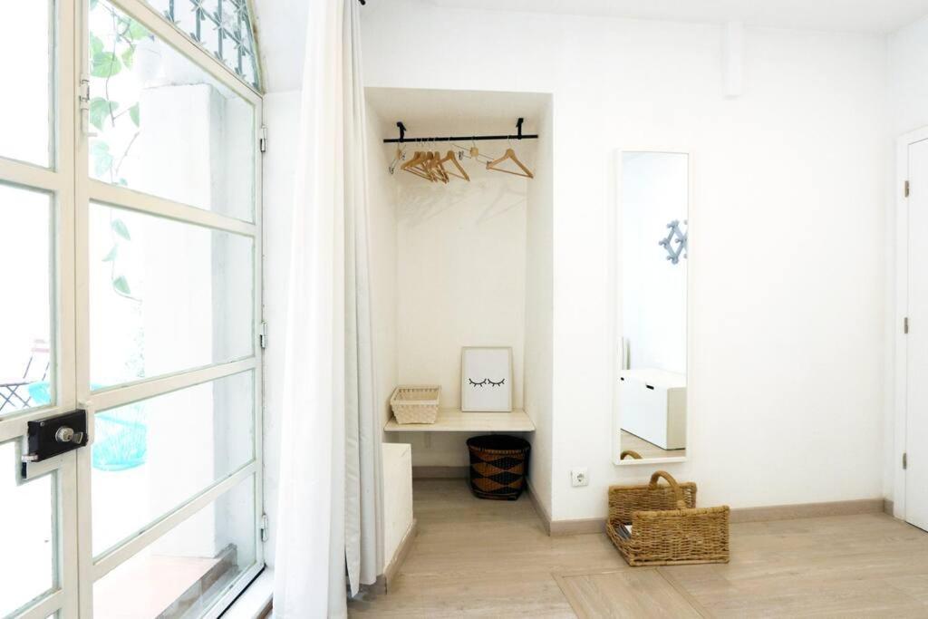 Alfama'S Hidden Terrace Gem Apartment Lisbon Luaran gambar